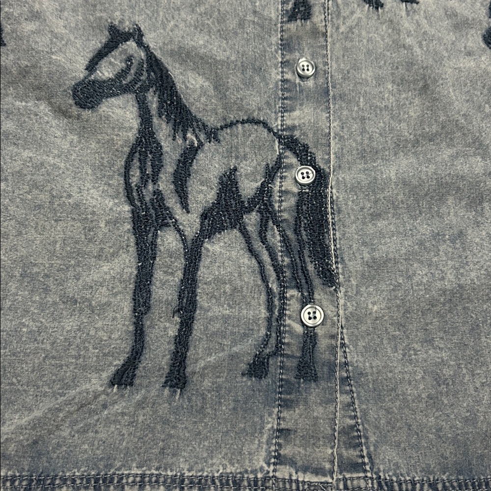 Jane+Delancey Blue Denim Shirt with Embroidered Horse Print Cotton M NWT - Picture 5 of 7